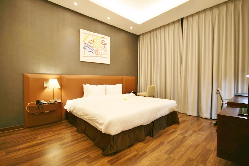 Central Plaza Hotel - Incheon Cityhall Room photo
