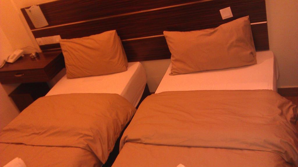 Sabrina Golden Palace Hotel Kuala Lumpur Room photo