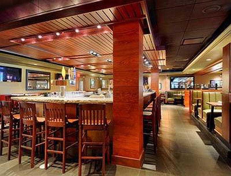 Clarion Hotel Milwaukee Airport Restaurant photo