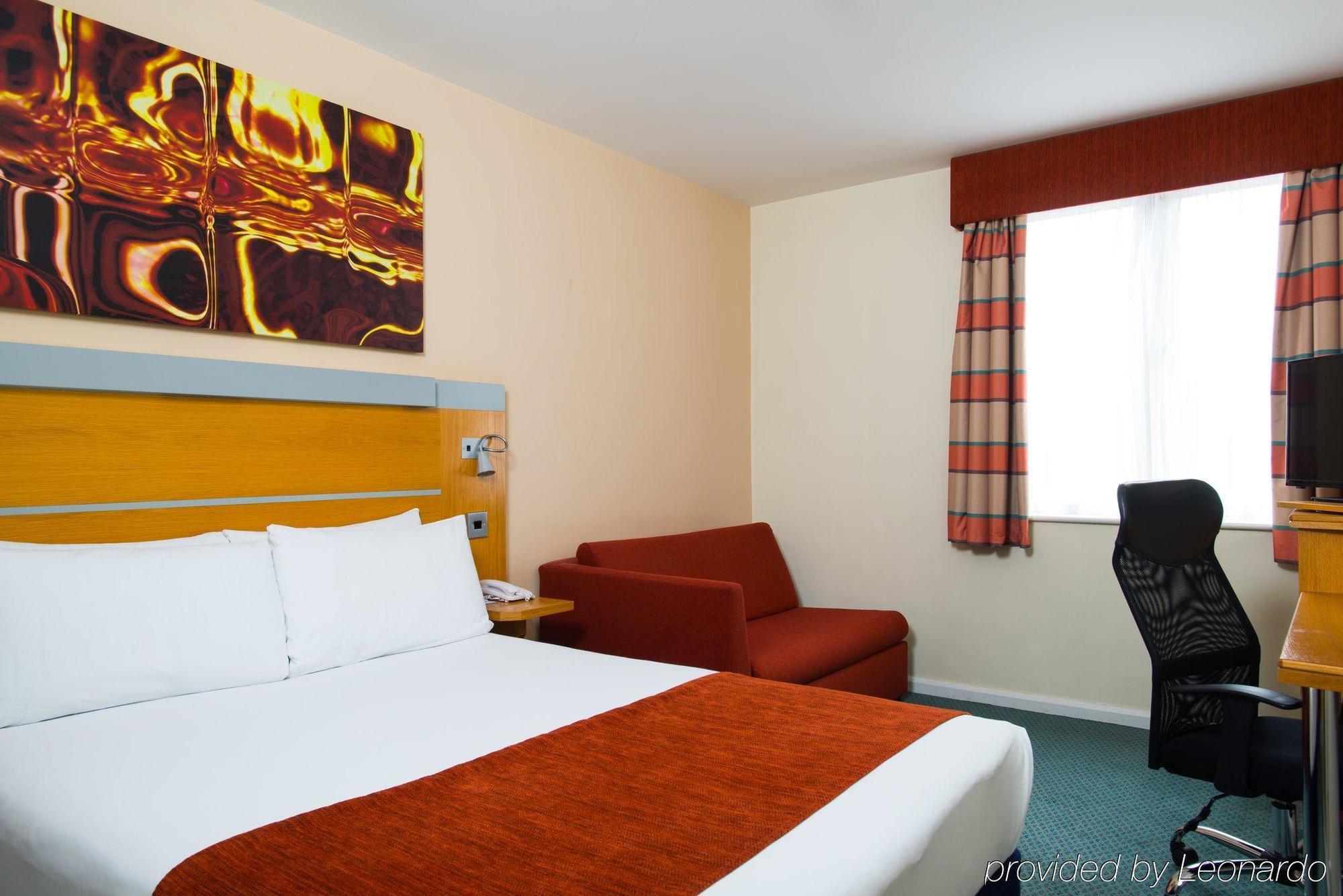 Holiday Inn Express Cardiff Bay, An Ihg Hotel Exterior photo
