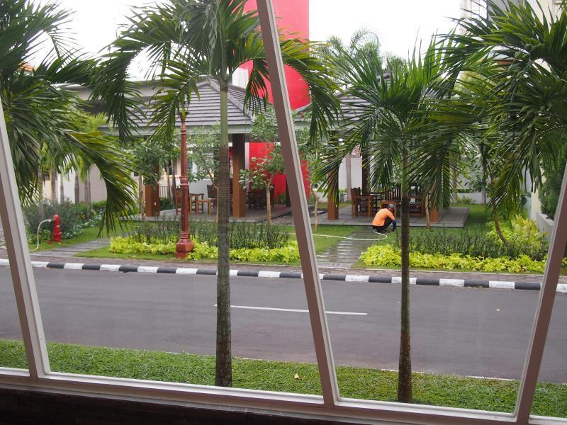 The Victoria Hotel Yogyakarta Exterior photo