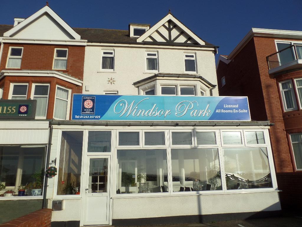 Windsor Park Hotel Blackpool Exterior photo