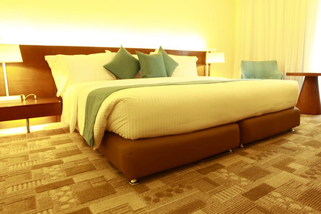 Manila Pavilion Hotel And Casino Room photo
