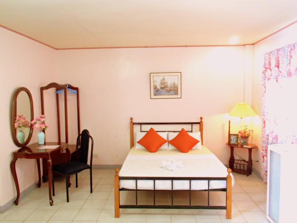Tropical Sun Inn Puerto Princesa Room photo