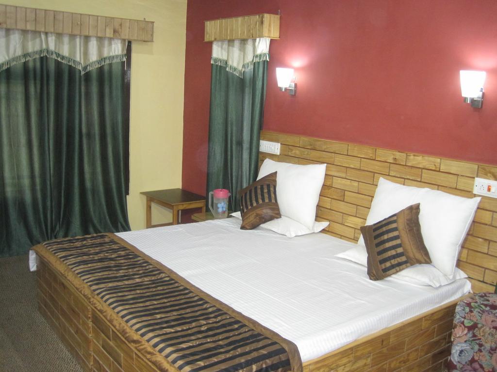 Hotel Kashmir Inn Srinagar  Room photo