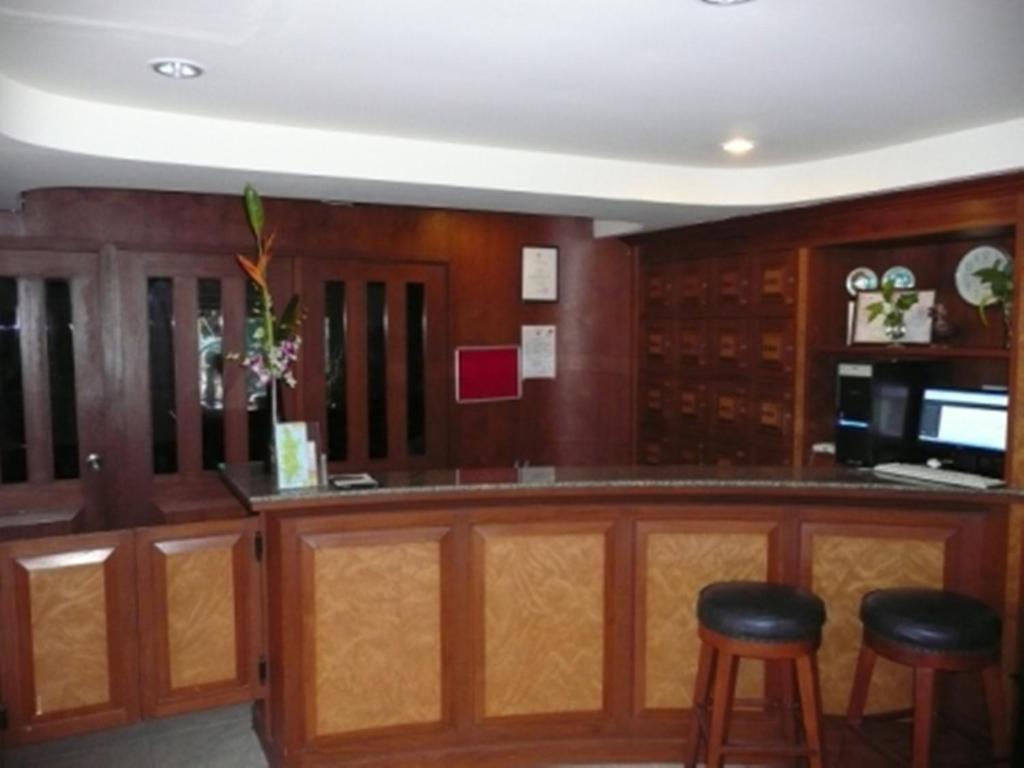 Adonis Guest House Patong Exterior photo