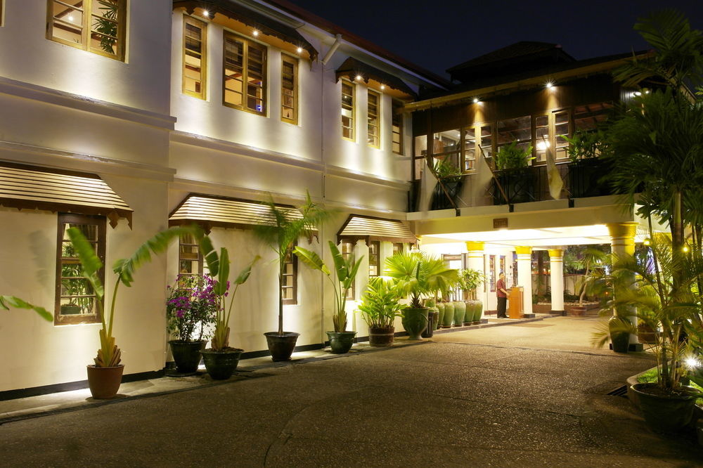 Savoy Hotel Yangon Exterior photo