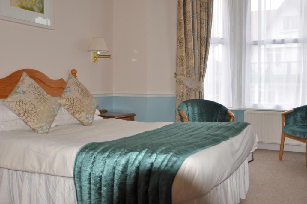 The Falmouth Hotel Room photo