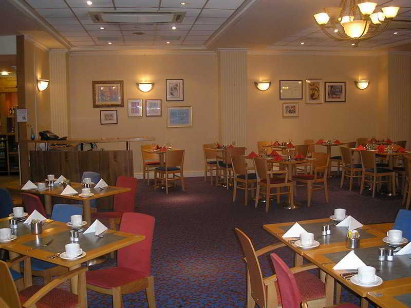 Mercure Cardiff North Hotel Restaurant photo