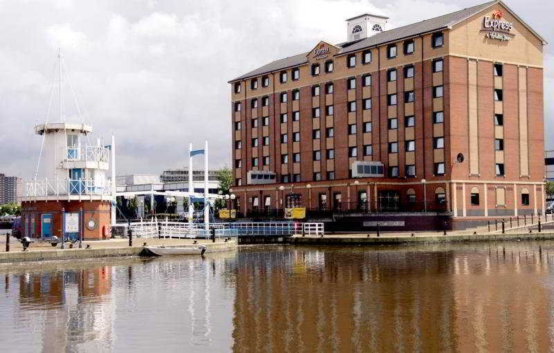 Holiday Inn Express Manchester - Salford Quays, An Ihg Hotel Exterior photo