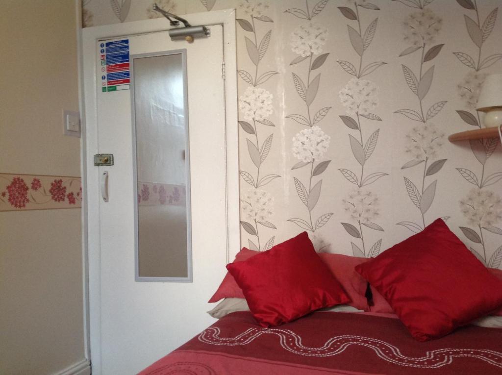 The Peerless Hotel Blackpool Room photo