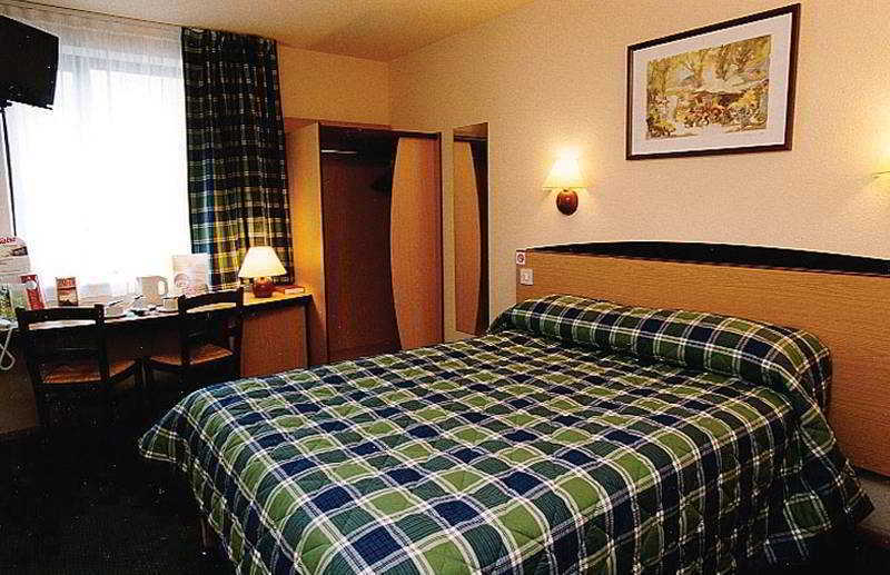 Campanile Hotel Cardiff Room photo