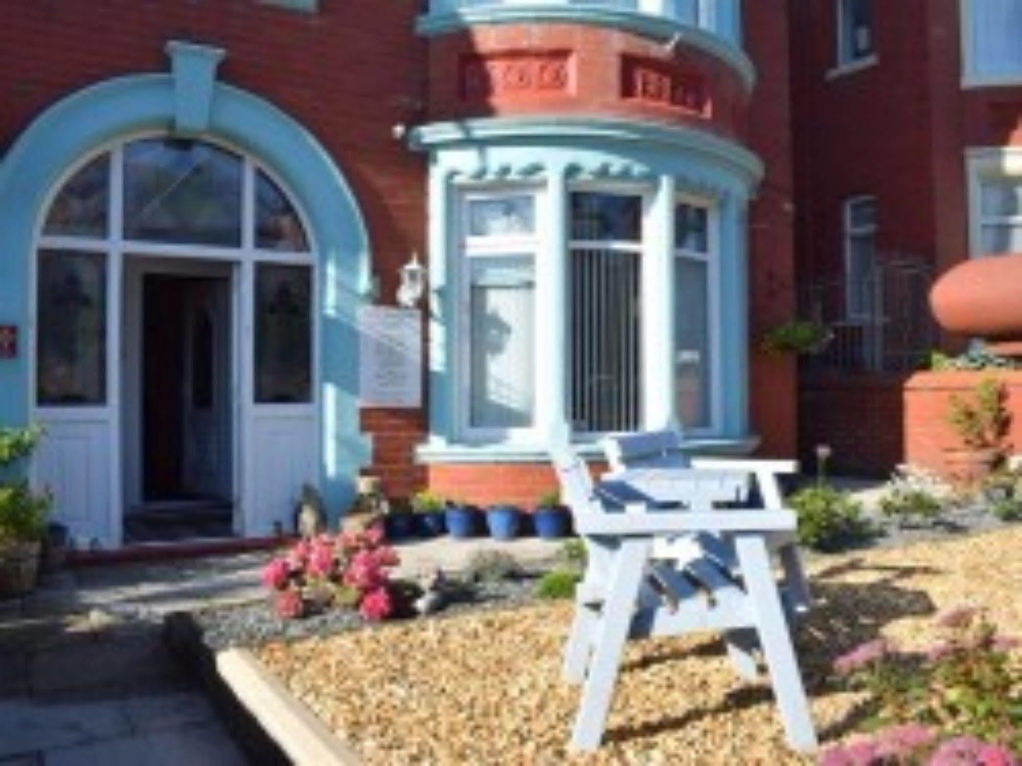 The Grosvenor View - Guest House Blackpool Exterior photo
