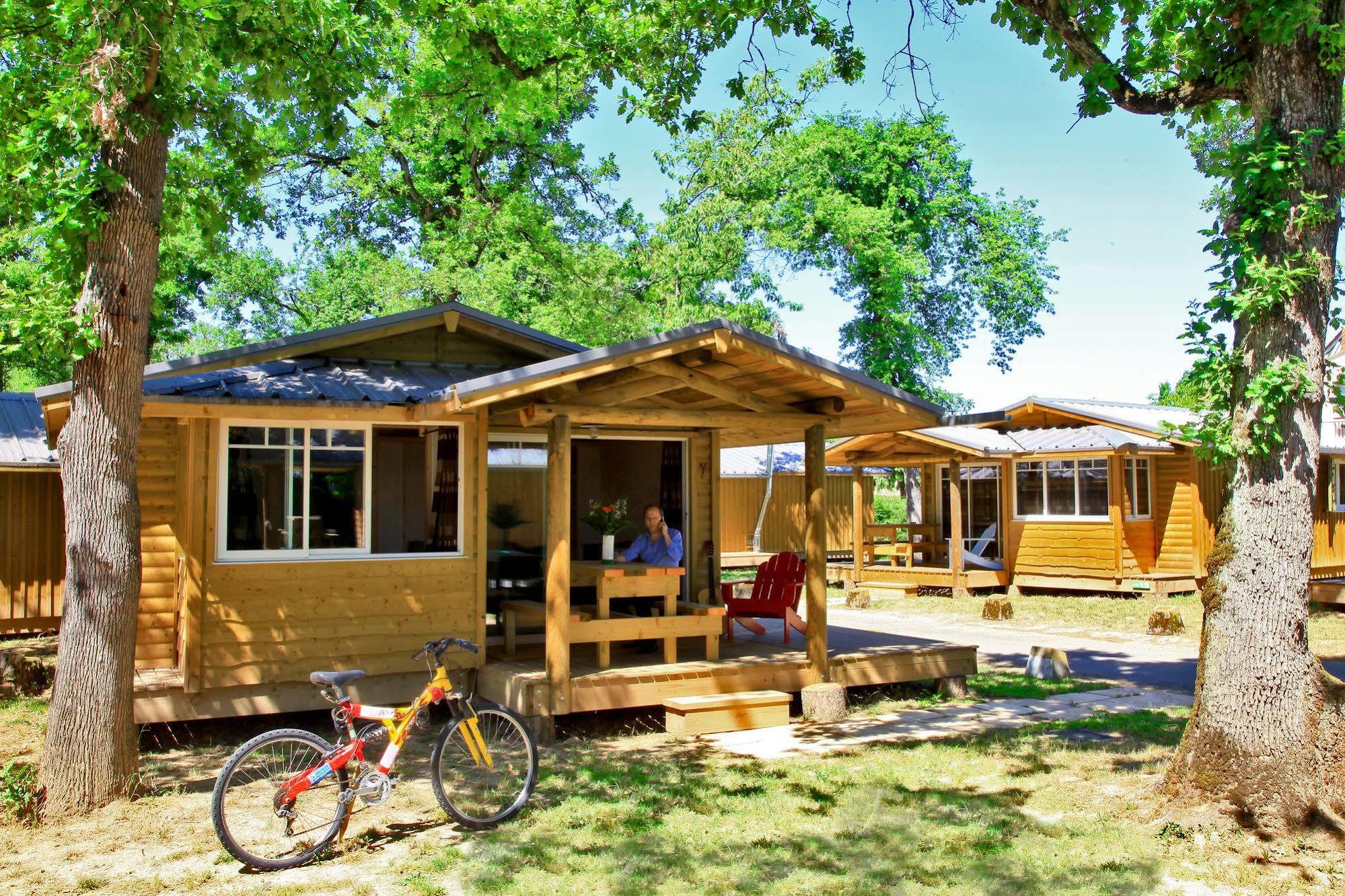 Albirondack Camping Lodge & Spa Exterior photo