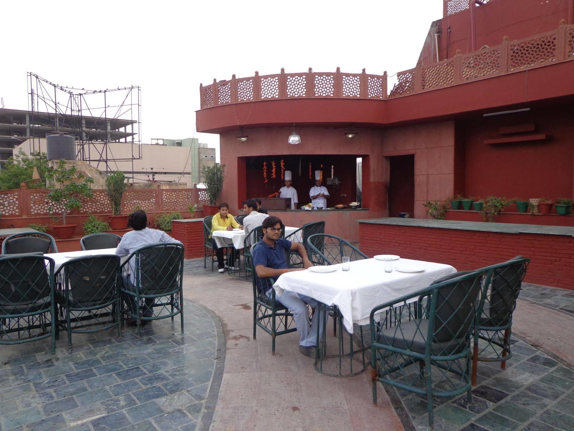 Oyo 11647 Hotel Metro Agra  Exterior photo