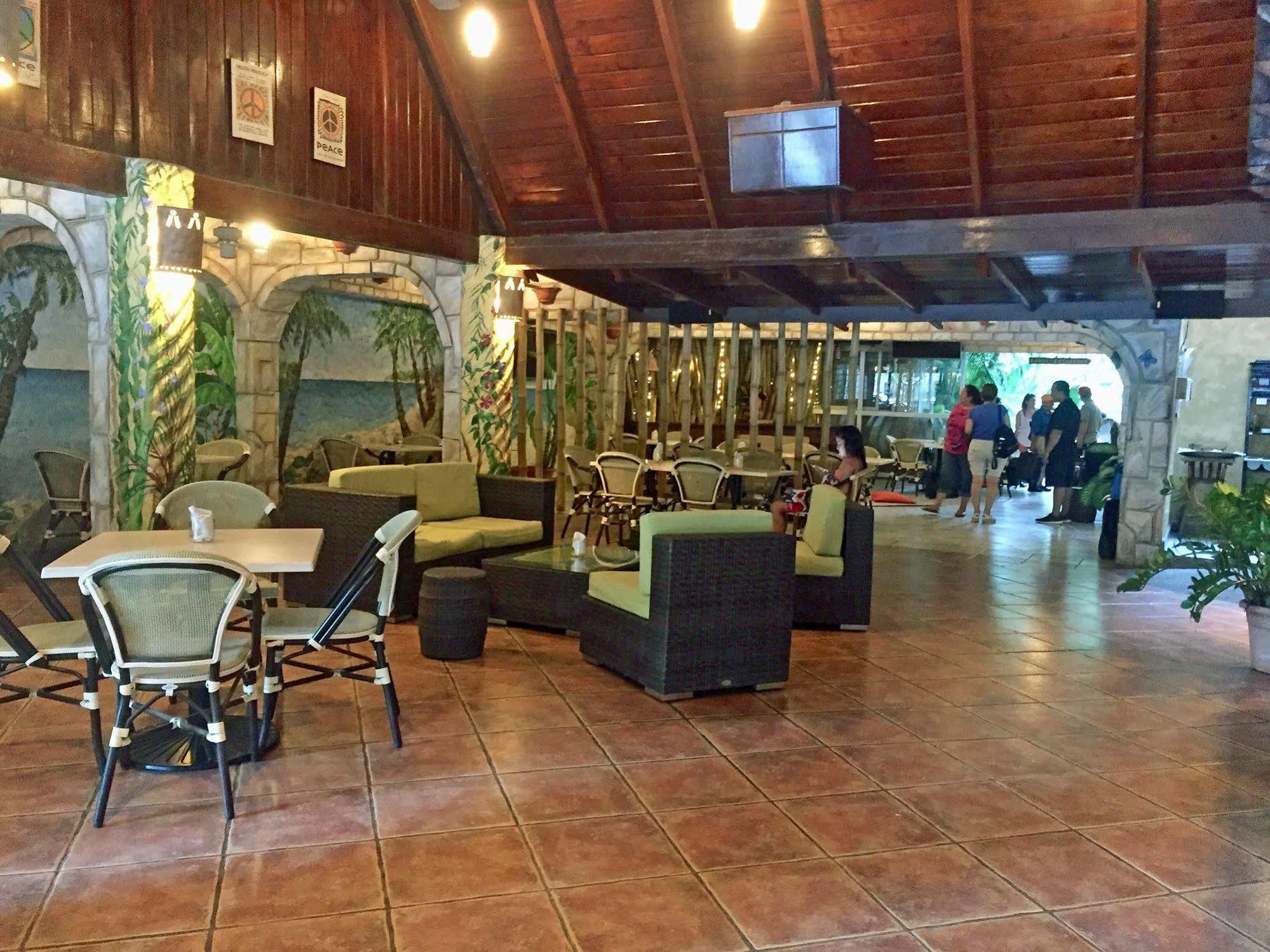 El Sano Banano Beachside Hotel Montezuma Exterior photo