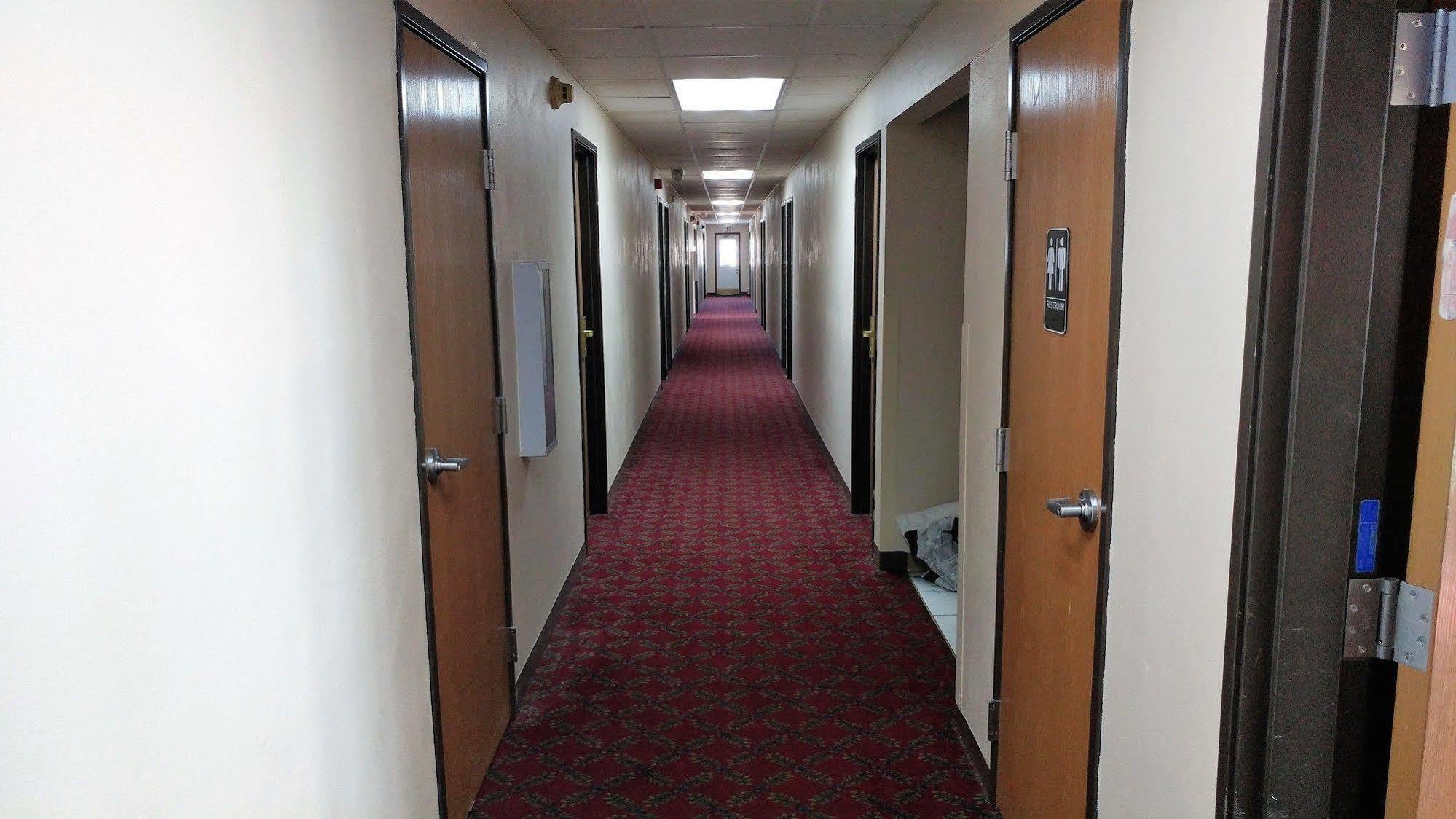 Red Carpet Inn - Windom Exterior photo