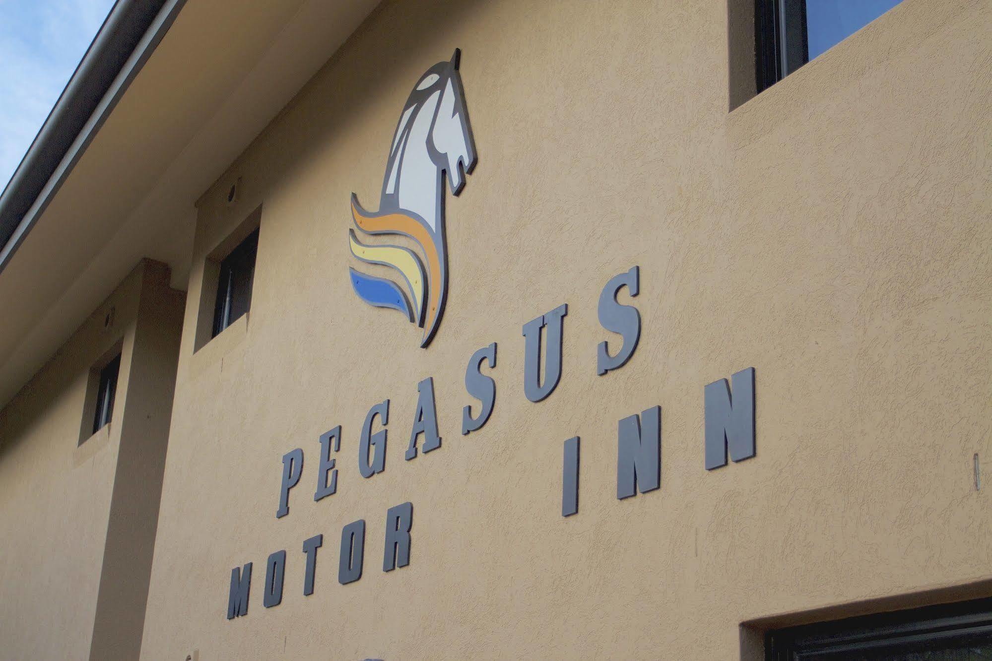 Pegasus Motor Inn And Serviced Apartments Hamilton Exterior photo