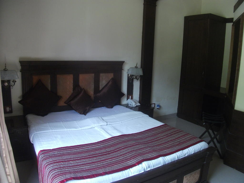 Hotel Allahabad Regency Prayagraj Room photo
