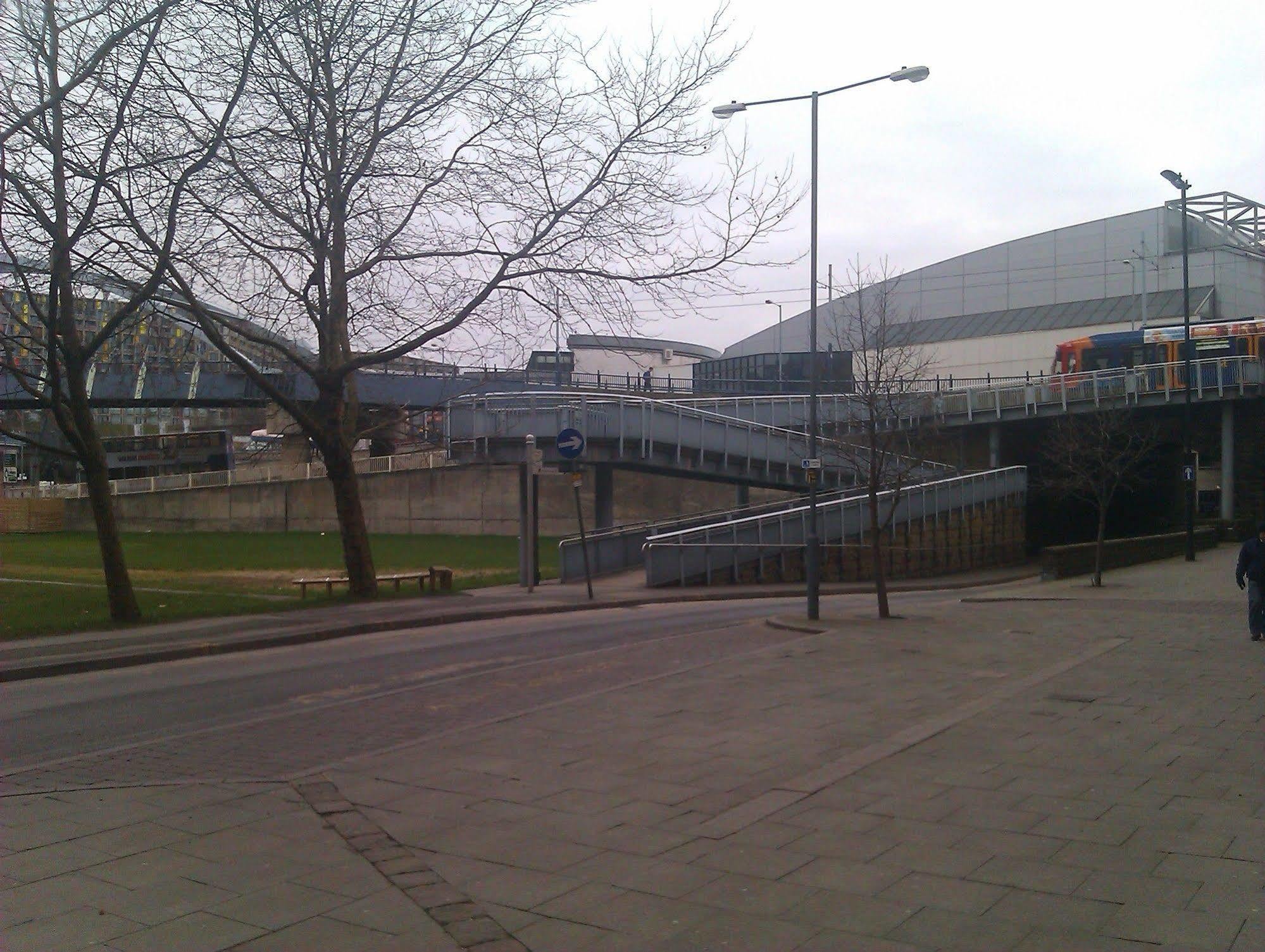Ibis Sheffield City Exterior photo