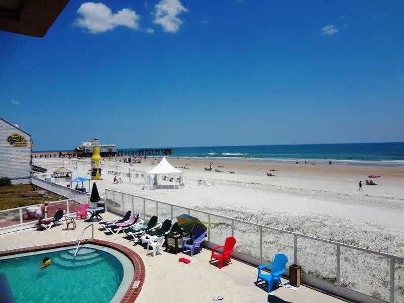 Super 8 Oceanfront Hotel Daytona Beach Exterior photo