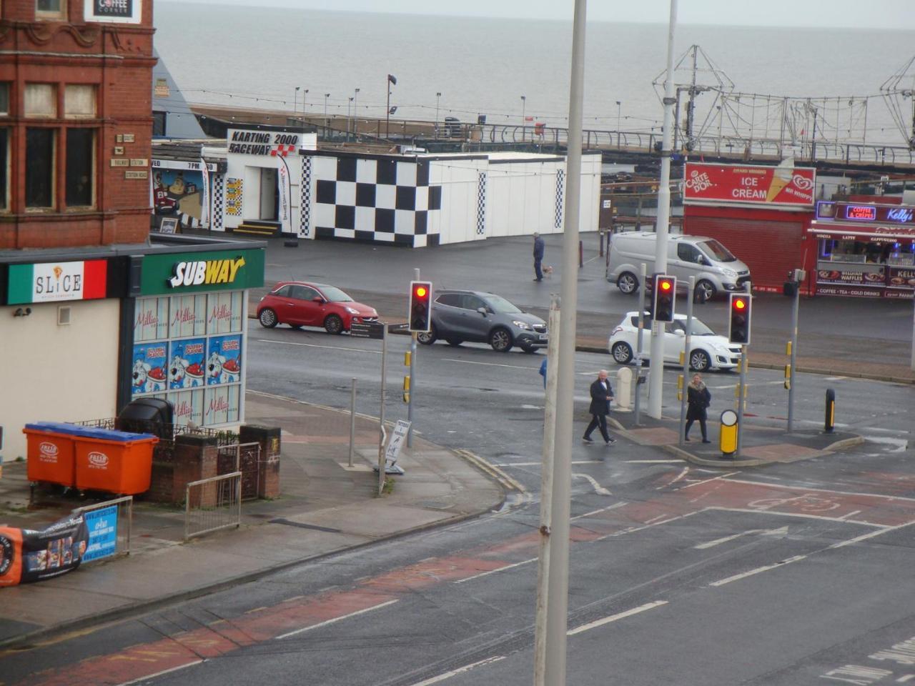 The Sandhurst Hotel Blackpool Exterior photo