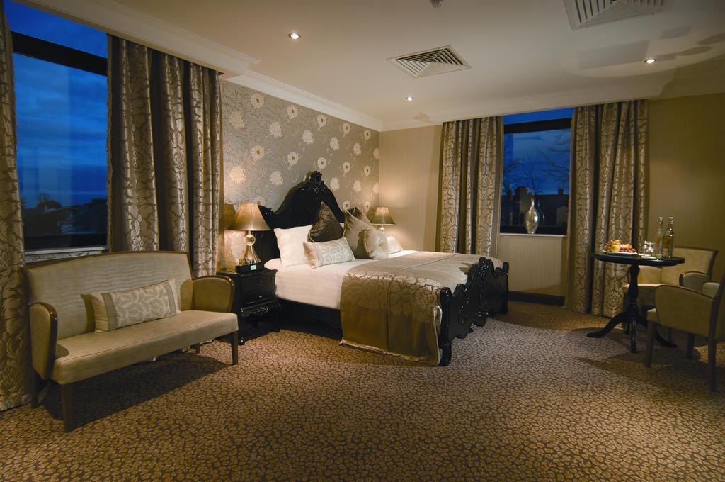 The Park Avenue Hotel Belfast Room photo