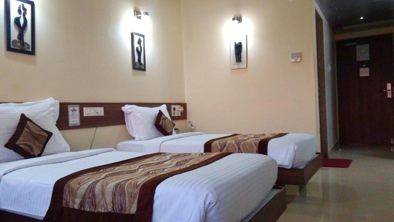Hotel Vishal International Jamnagar Exterior photo
