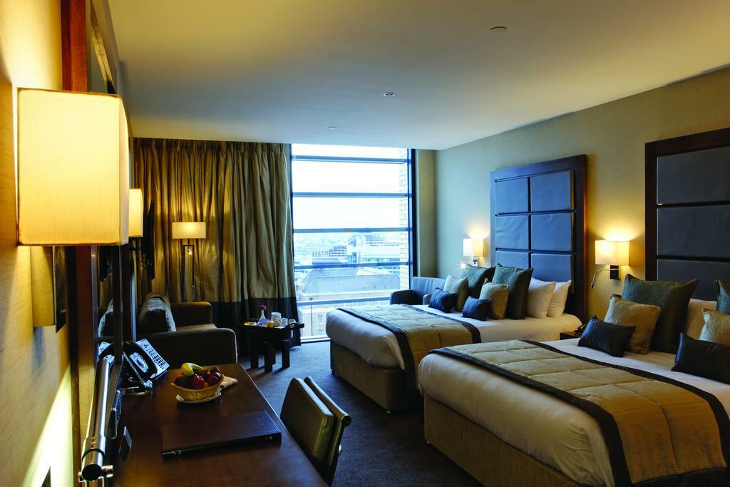 Leonardo Royal London Tower Bridge Hotel Room photo