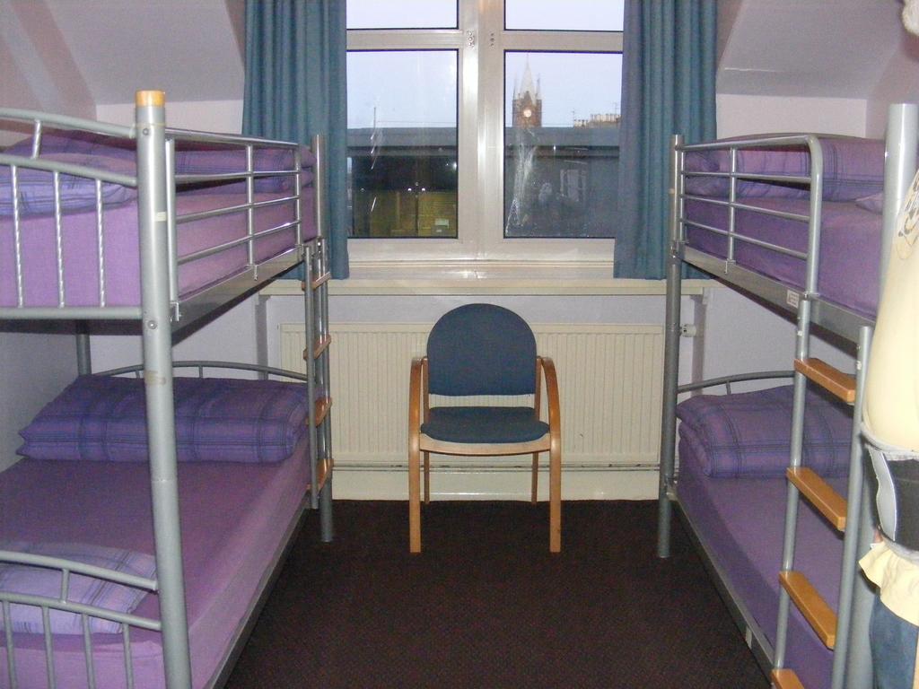 Aberdeen Youth Hostel Room photo