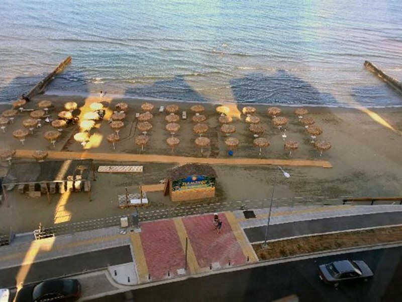 Mackenzie Beach Hotel Larnaca Exterior photo