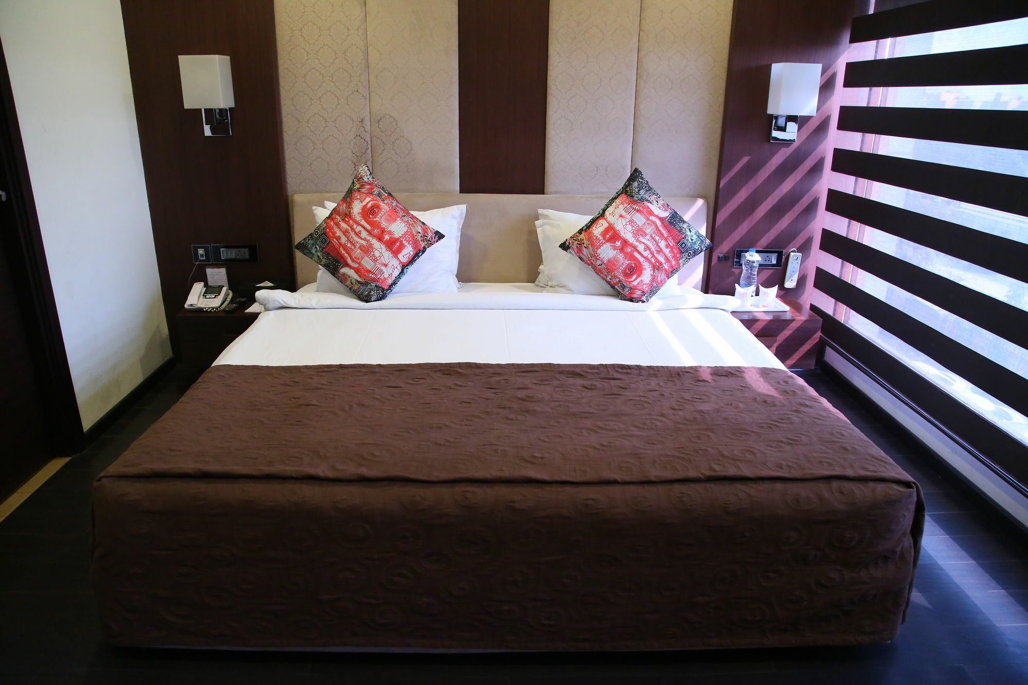 The Nanee Suites New Delhi Exterior photo