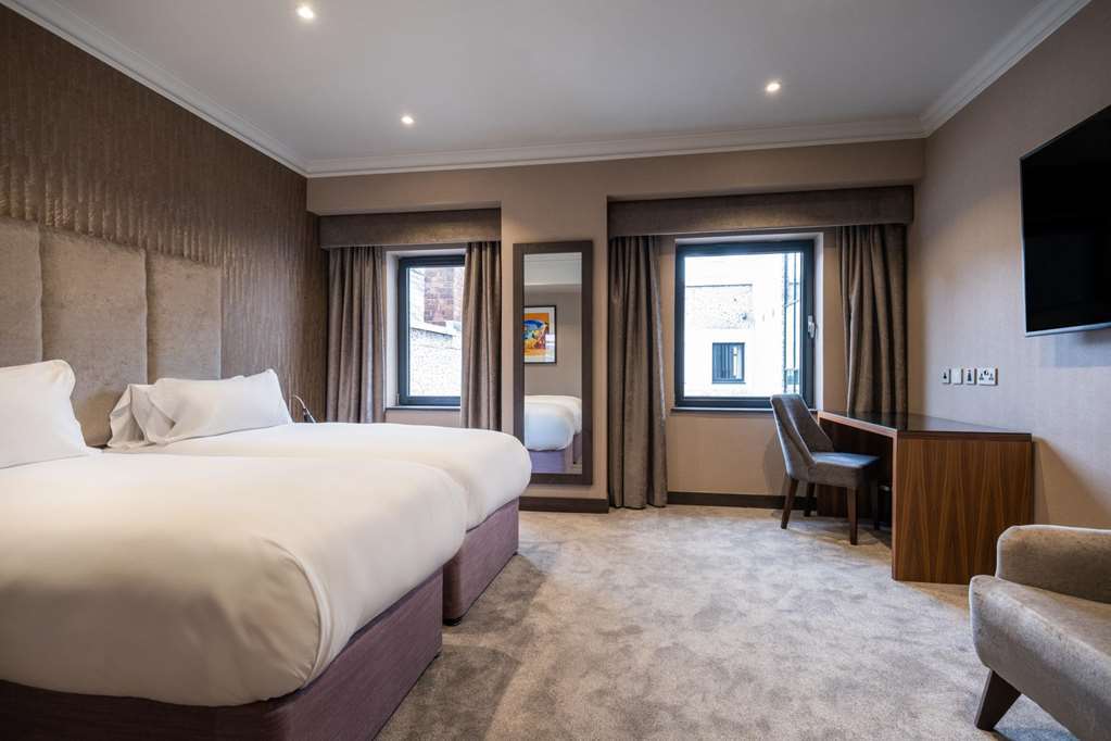 Ten Square Hotel Belfast Room photo