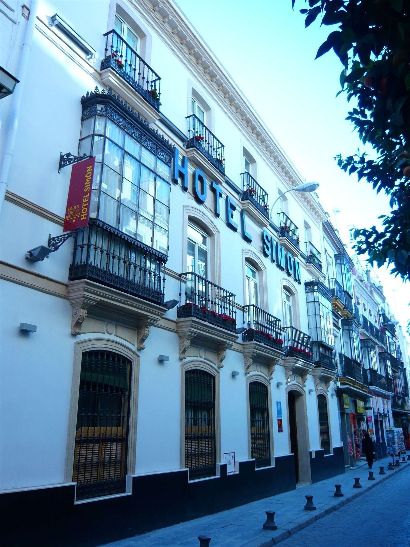 Hotel Simon Seville Exterior photo