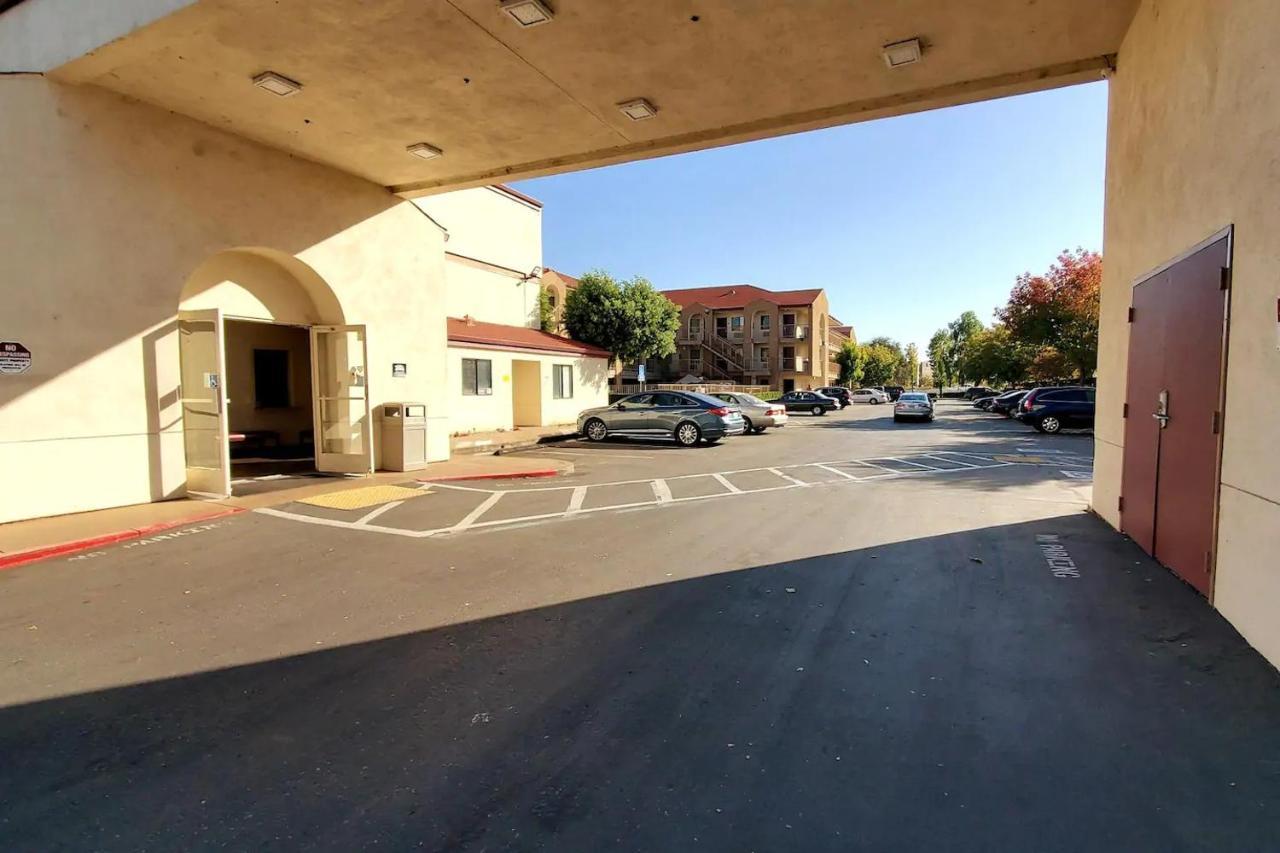 California Inn And Suites, Rancho Cordova Exterior photo