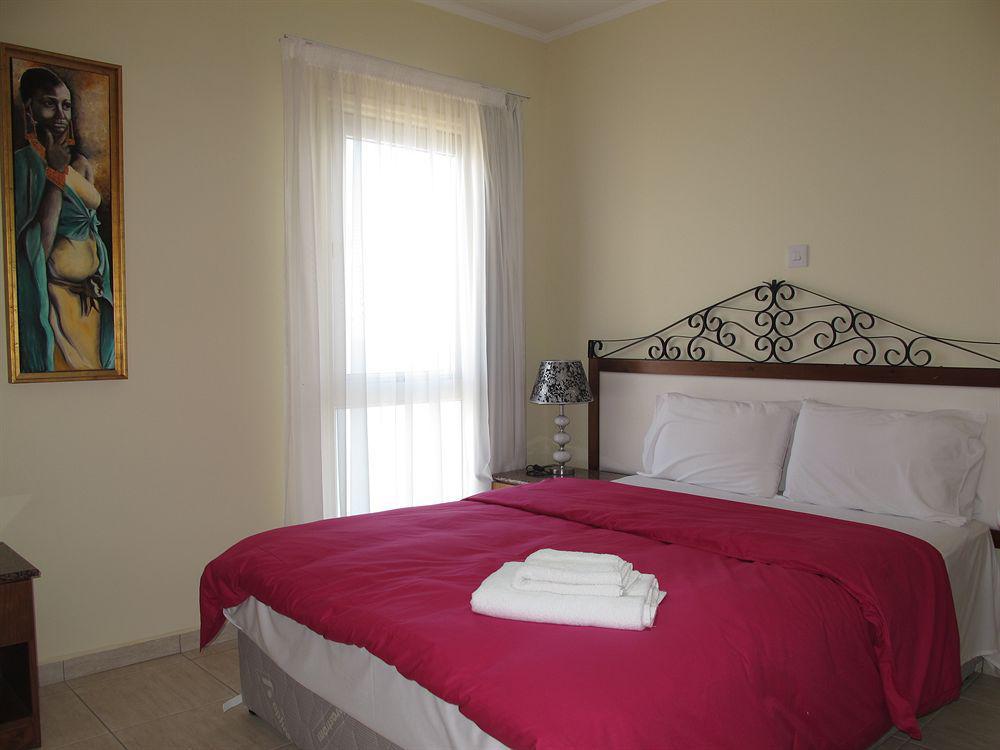 Mackenzie Beach Hotel Larnaca Room photo