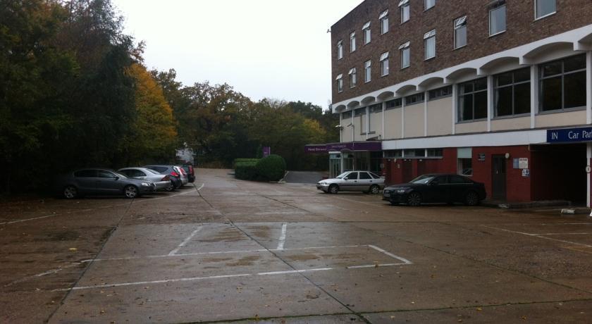 Epping Forest Hotel Woodford Exterior photo